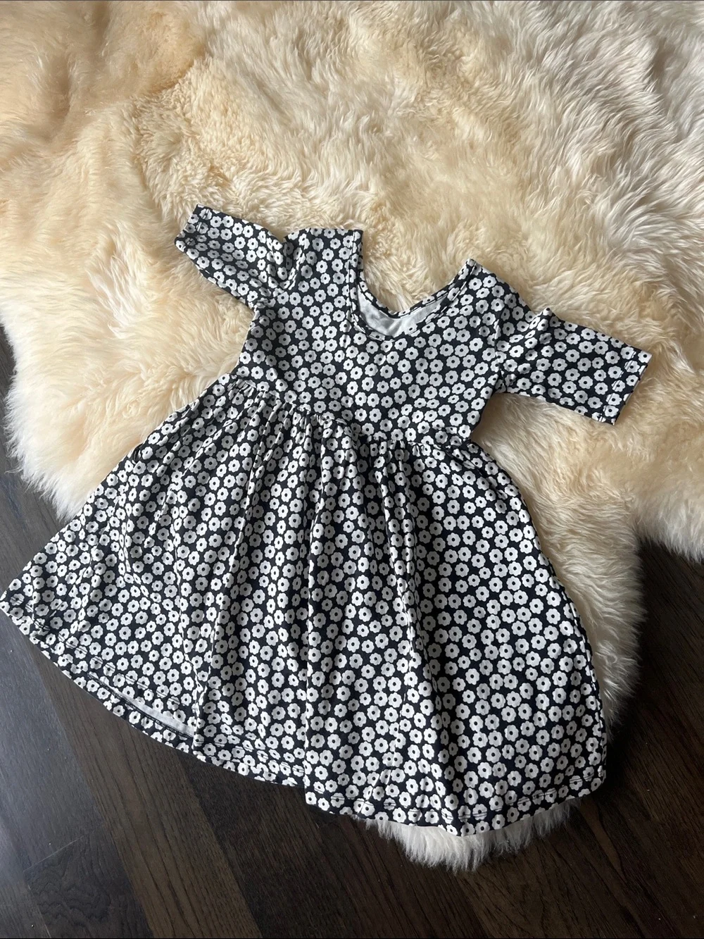 Hanna Andersson Girls Black & White Floral Fit-and-Flare Dress 110 cm (5)